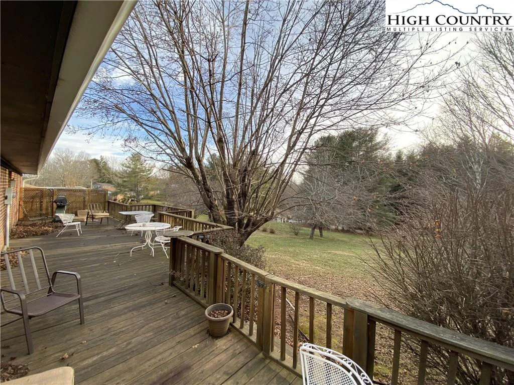Image number 2 for the current listing