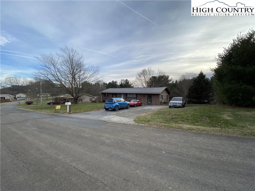 Image number 21 for the current listing
