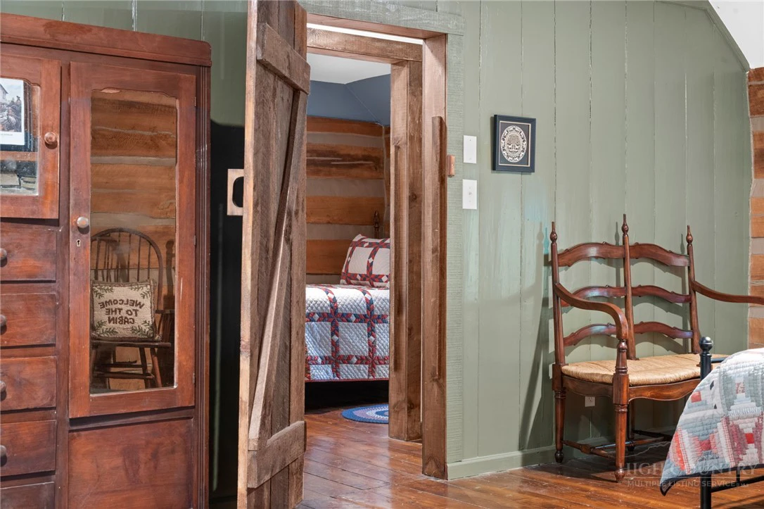Image number 6 for the current listing