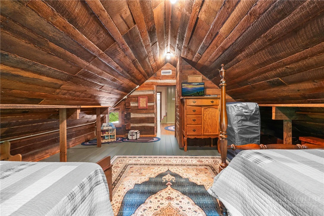 Image number 4 for the current listing