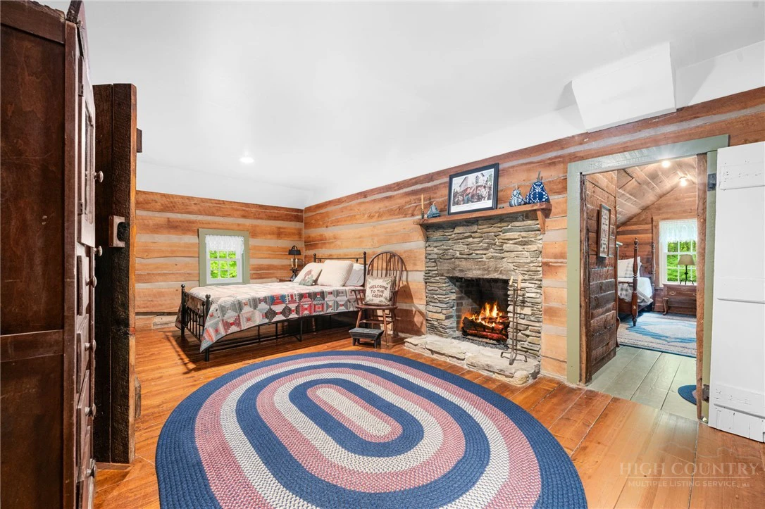 Image number 10 for the current listing