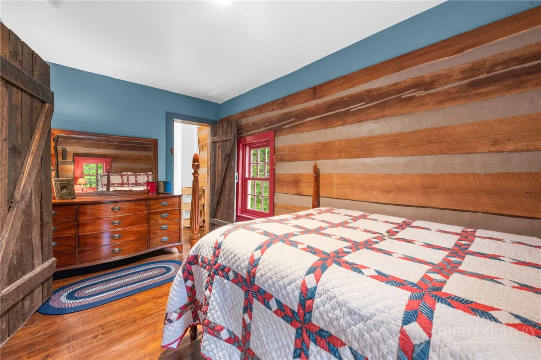 Image number 2 for the current listing