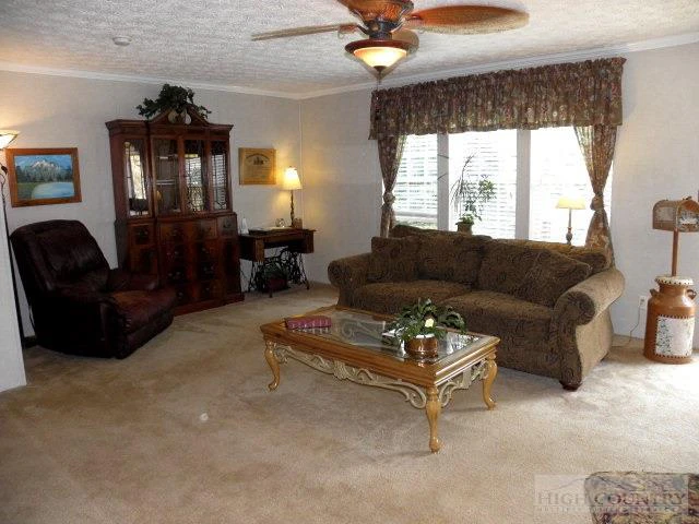 Image number 9 for the current listing