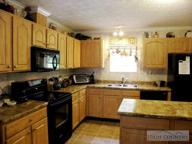Image number 8 for the current listing