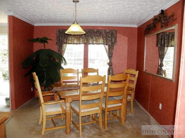 Image number 4 for the current listing