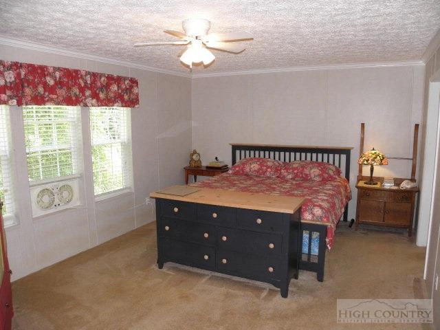 Image number 3 for the current listing