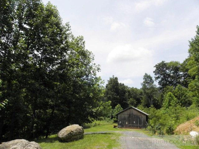 Image number 19 for the current listing