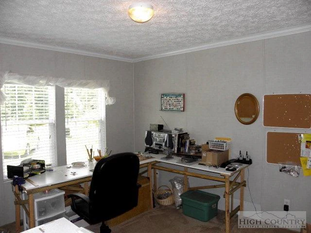 Image number 15 for the current listing
