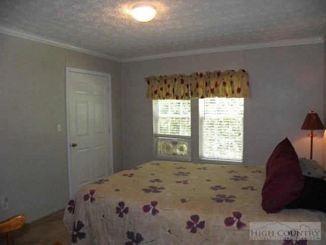 Image number 13 for the current listing