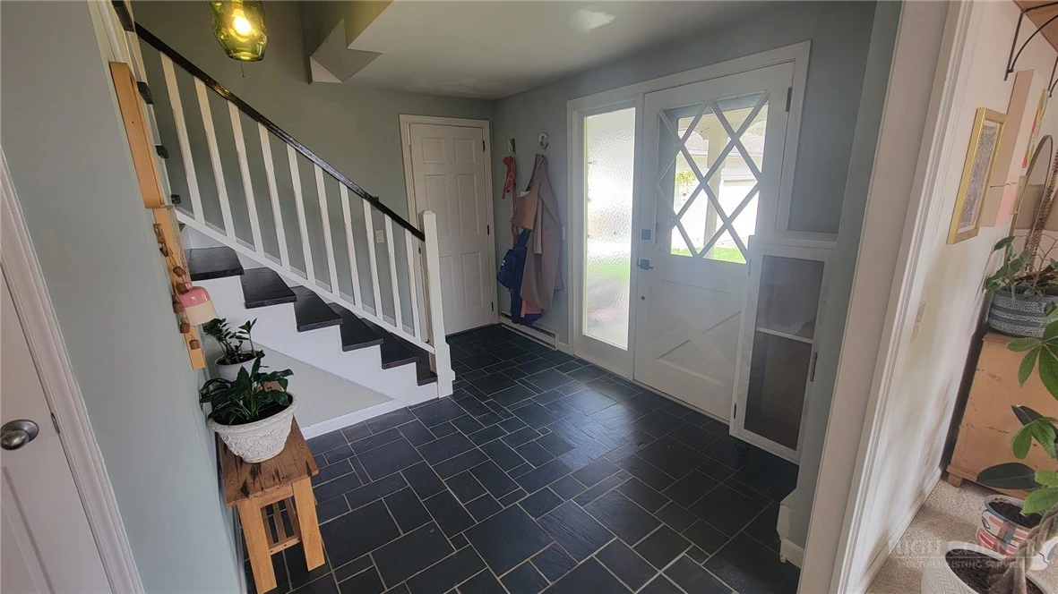 Image number 19 for the current listing
