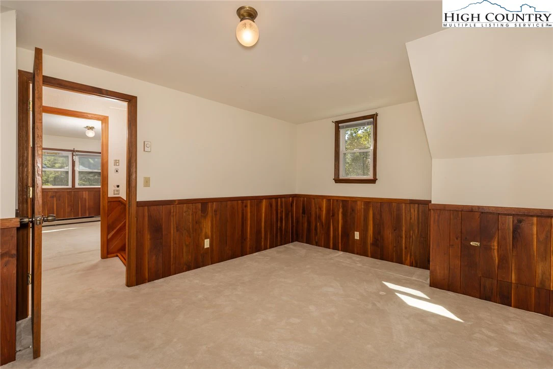 Image number 10 for the current listing