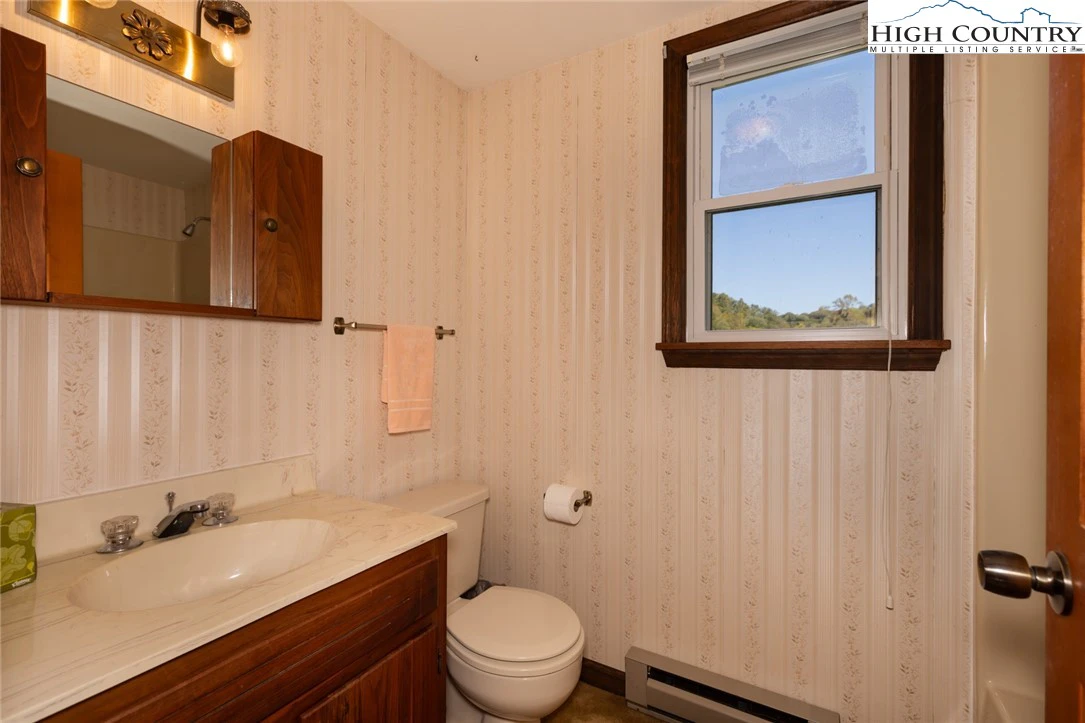 Image number 11 for the current listing