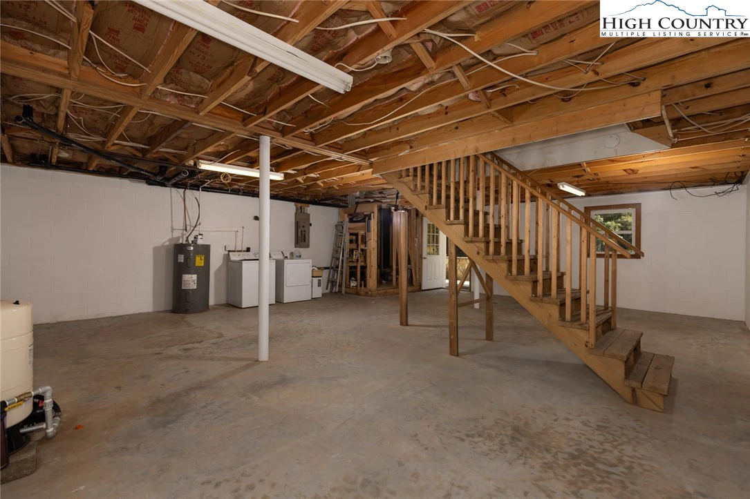 Image number 12 for the current listing
