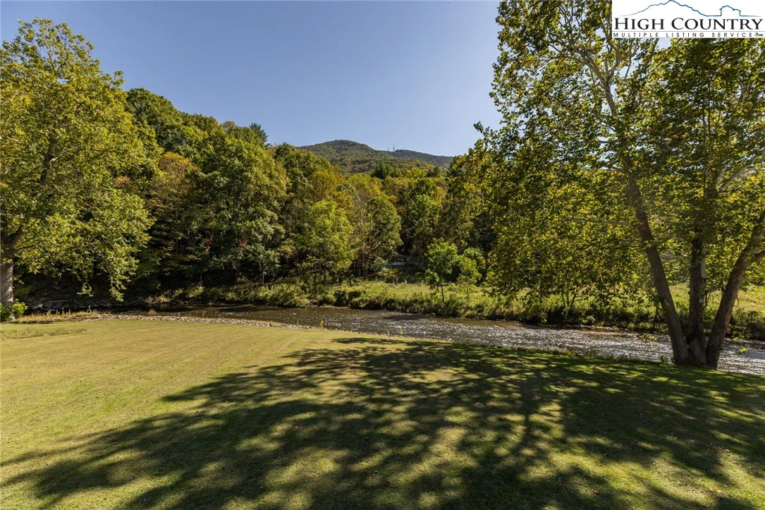 Image number 18 for the current listing