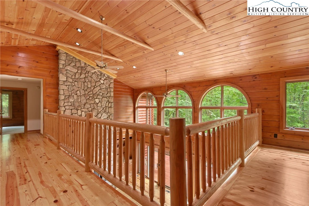 Image number 3 for the current listing