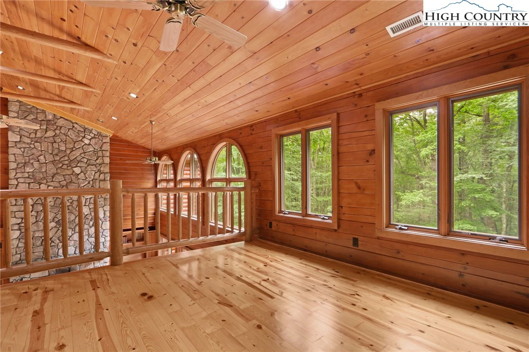 Image number 7 for the current listing