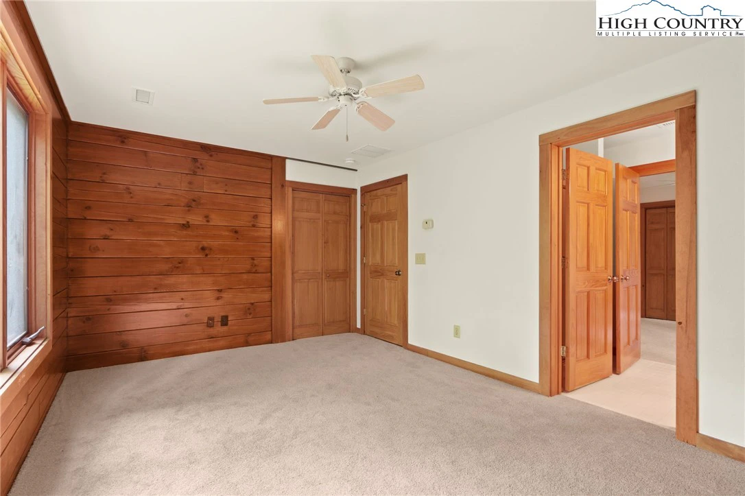 Image number 9 for the current listing