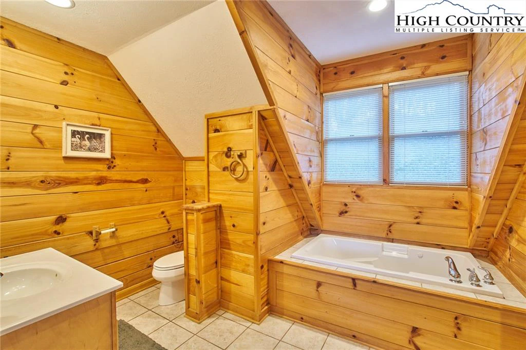 Image number 5 for the current listing