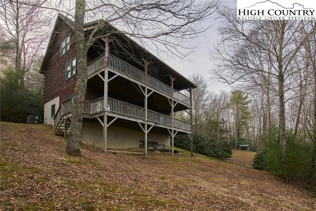 Image number 17 for the current listing