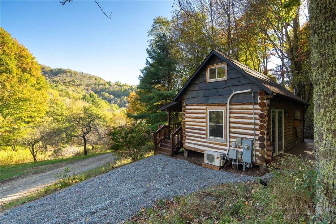 Image number 2 for the current listing