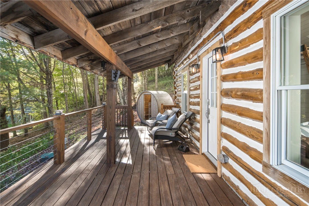 Image number 3 for the current listing