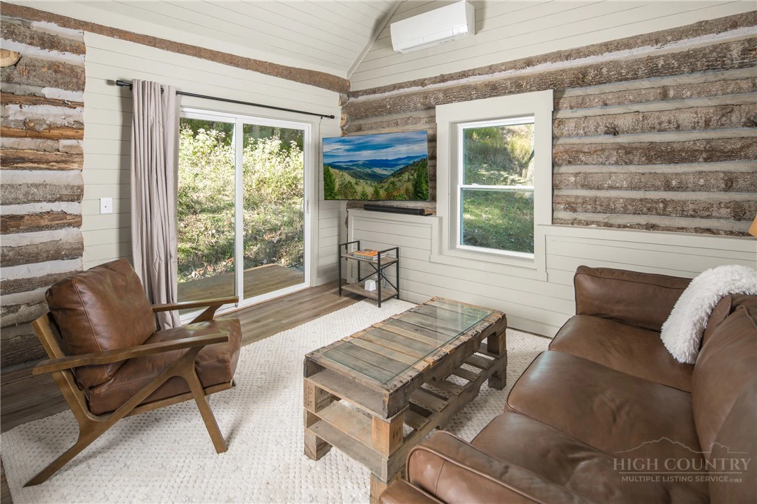 Image number 7 for the current listing