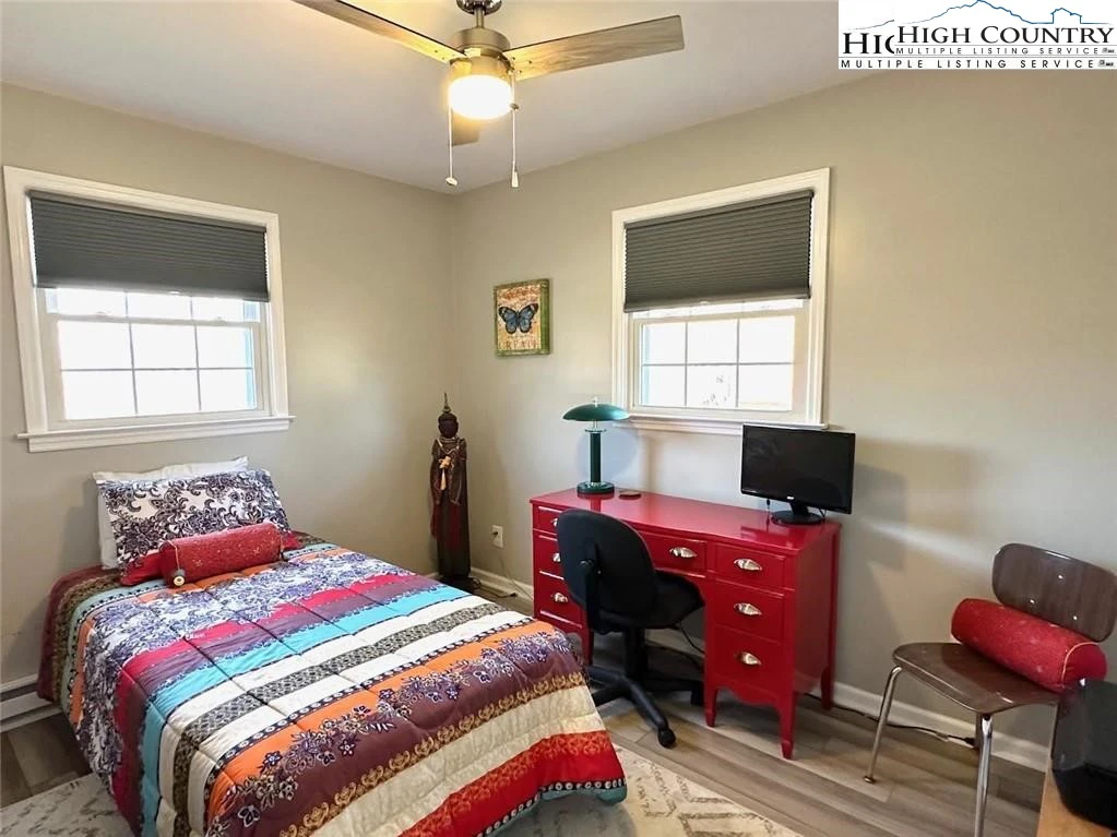 Image number 9 for the current listing