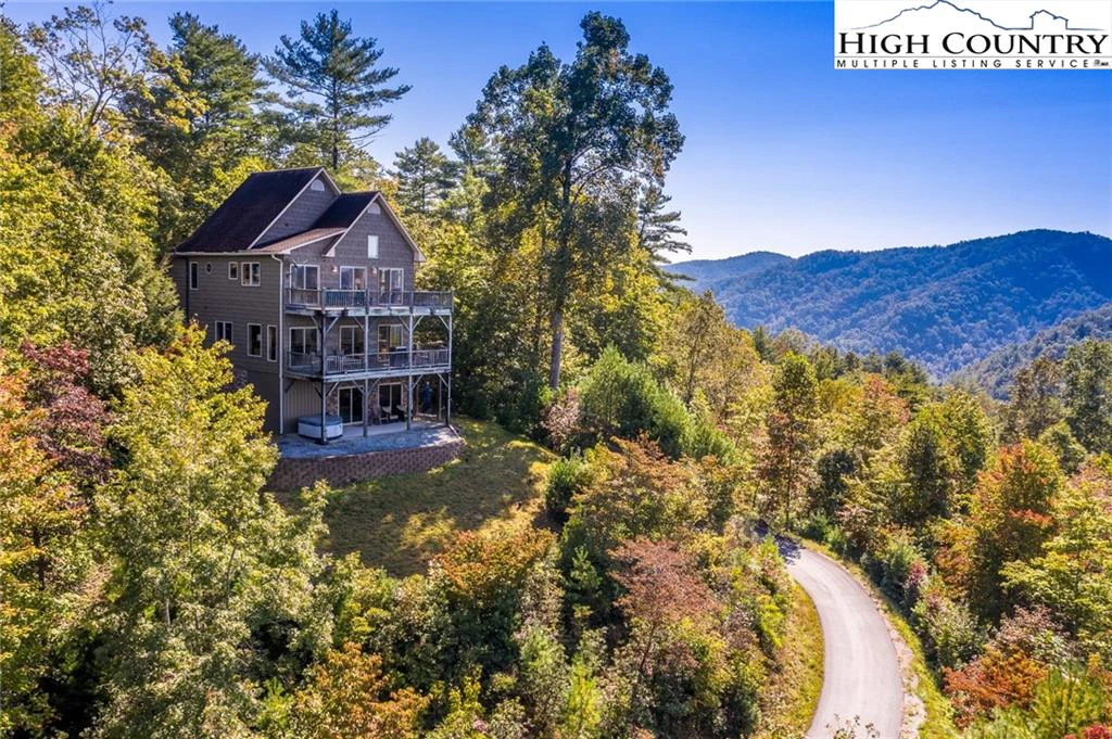 Image number 1 for the current listing
