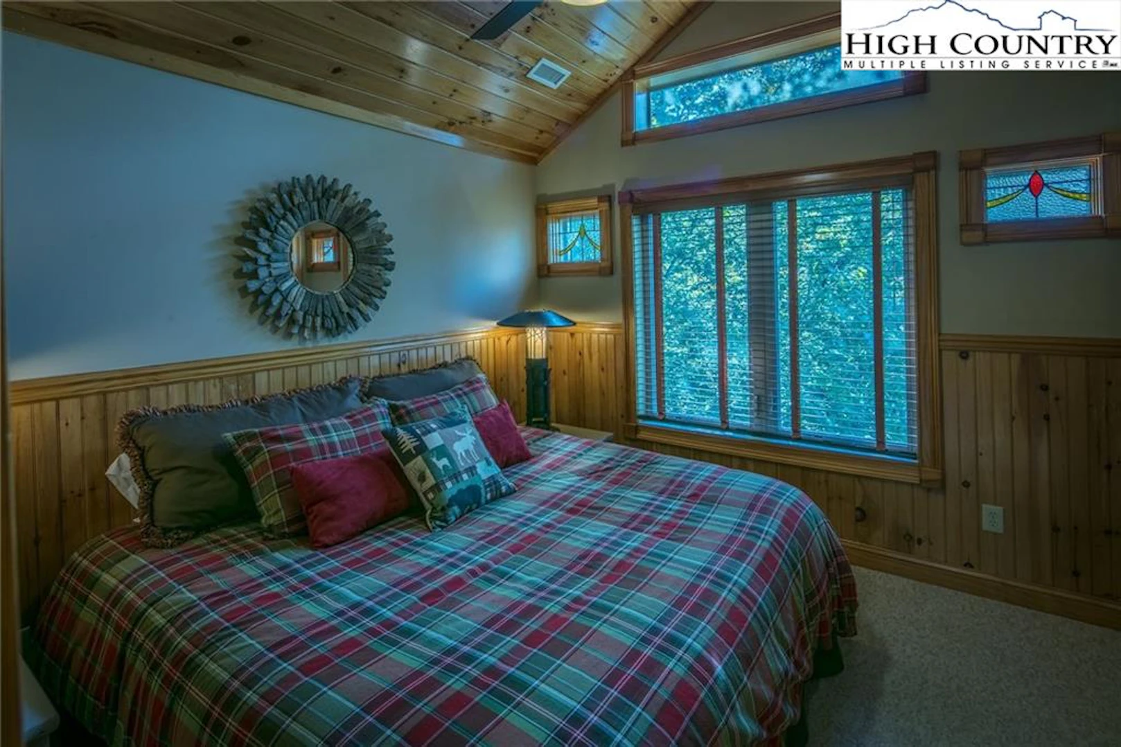Image number 4 for the current listing