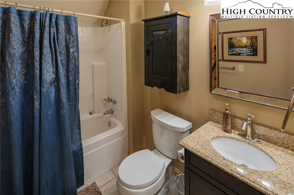 Image number 7 for the current listing