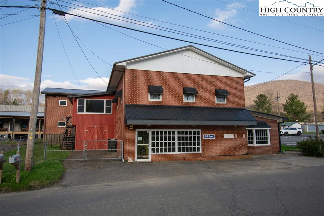 Image number 1 for the current listing
