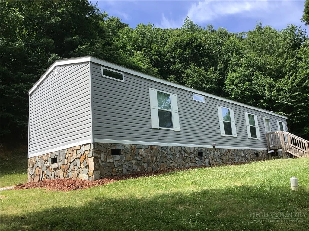Image number 3 for the current listing