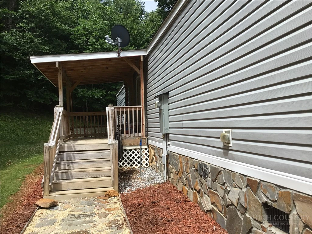 Image number 4 for the current listing