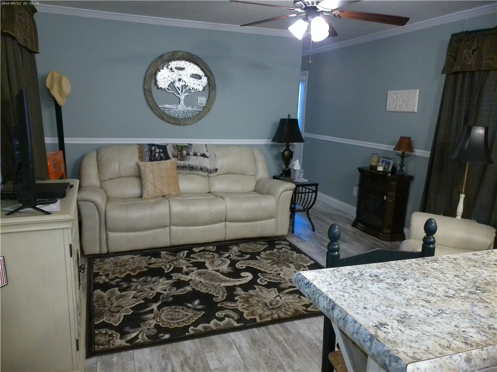 Image number 13 for the current listing