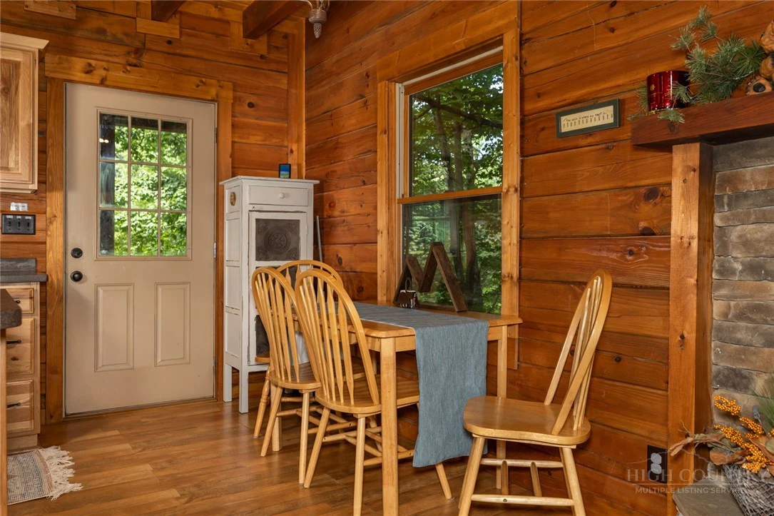 Image number 12 for the current listing