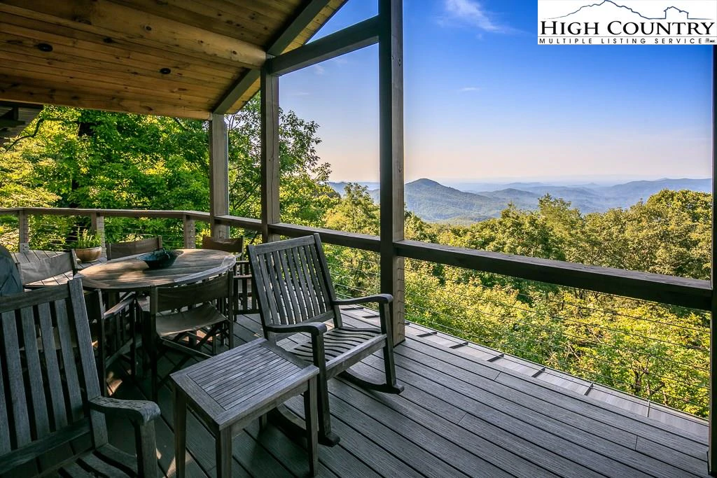 Image number 1 for the current listing