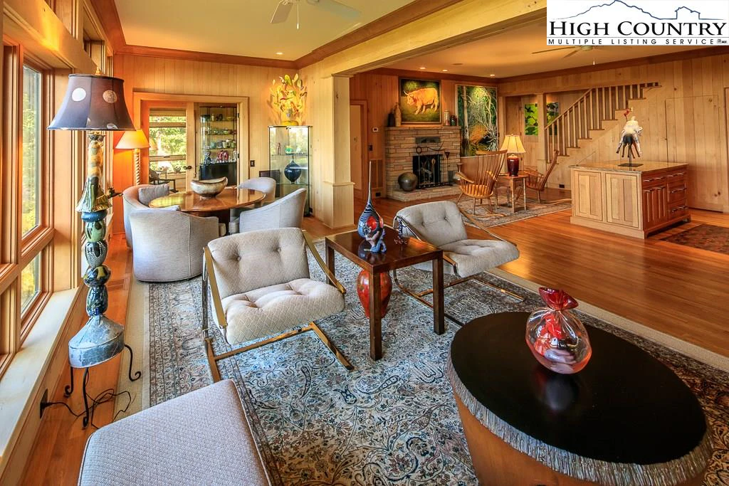 Image number 6 for the current listing