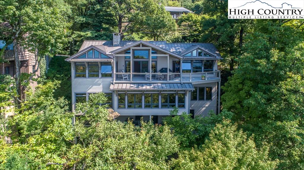 Image number 19 for the current listing