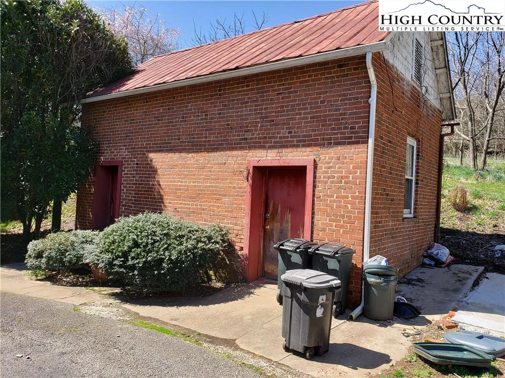 Image number 5 for the current listing