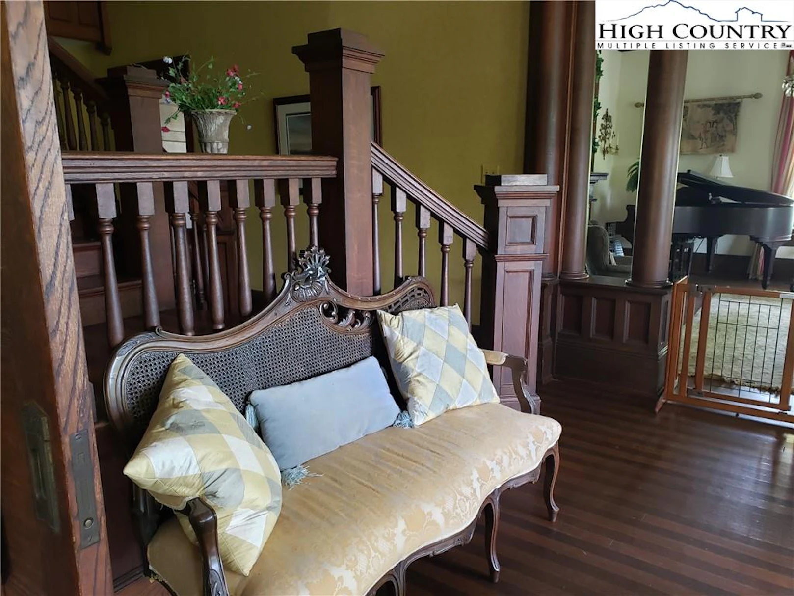 Image number 10 for the current listing