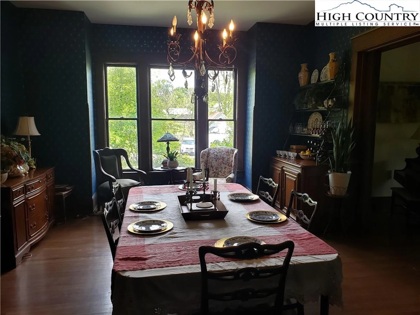 Image number 2 for the current listing