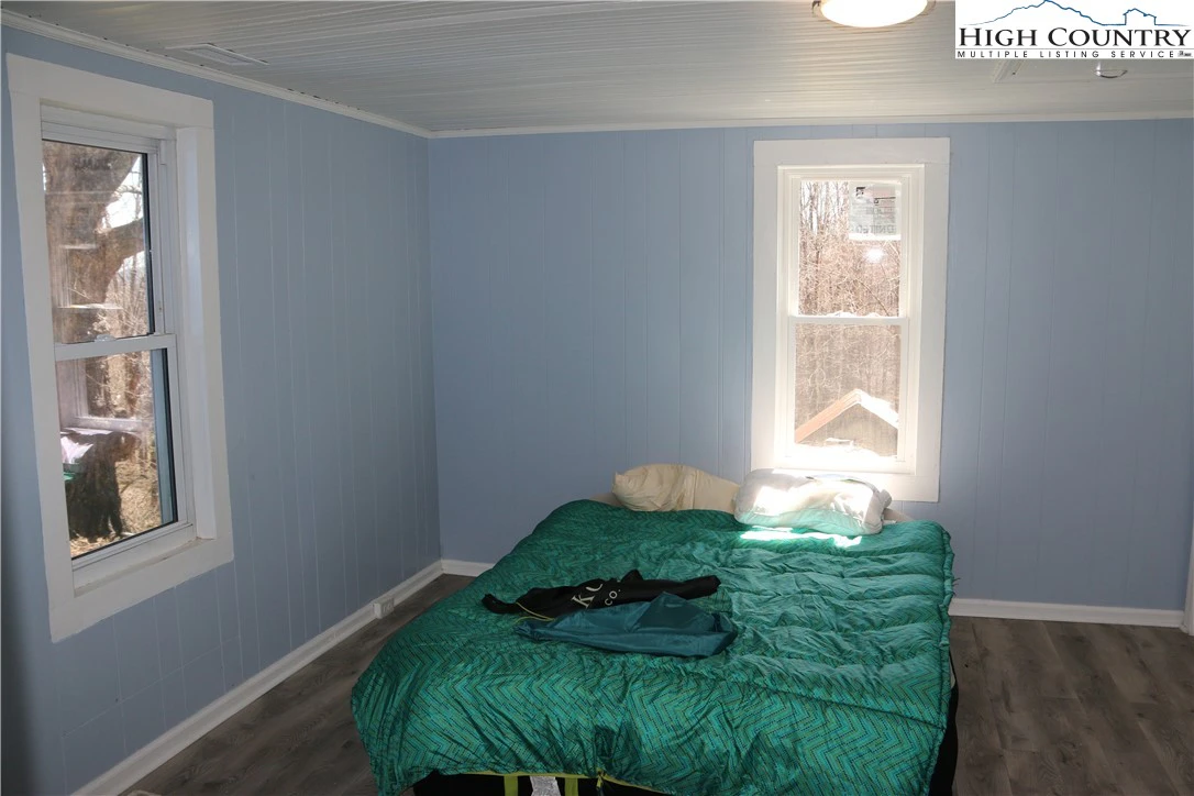 Image number 3 for the current listing