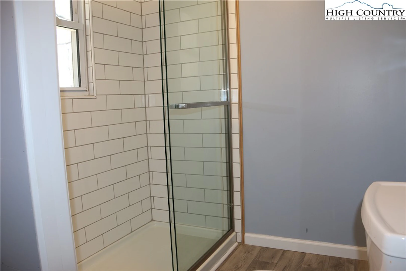 Image number 12 for the current listing