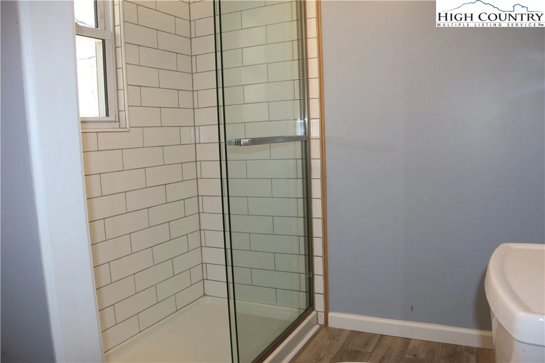 Image number 12 for the current listing
