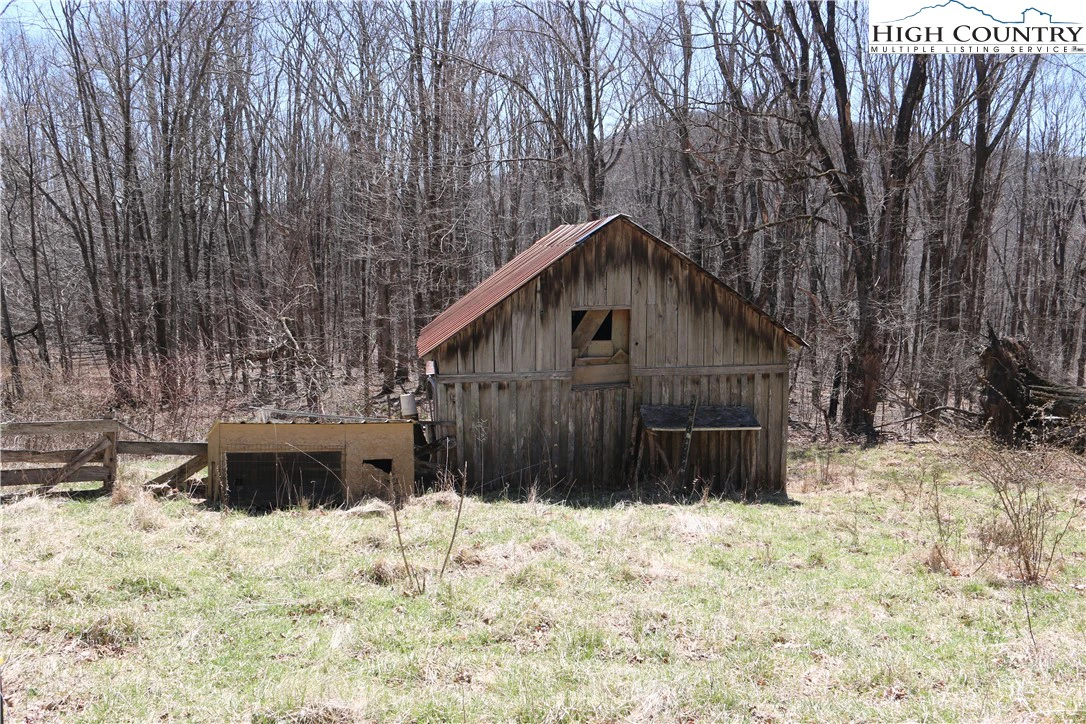 Image number 13 for the current listing