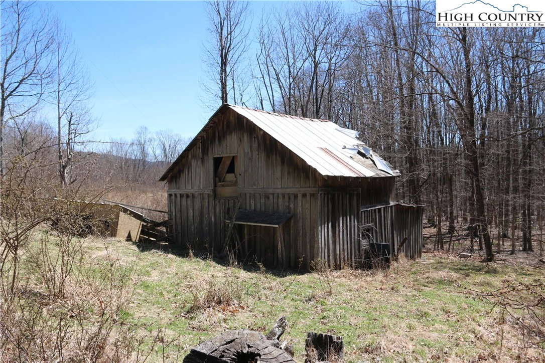 Image number 15 for the current listing