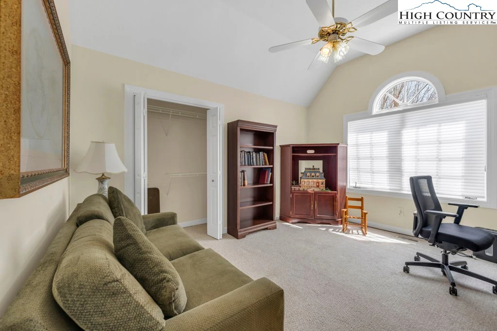 Image number 6 for the current listing