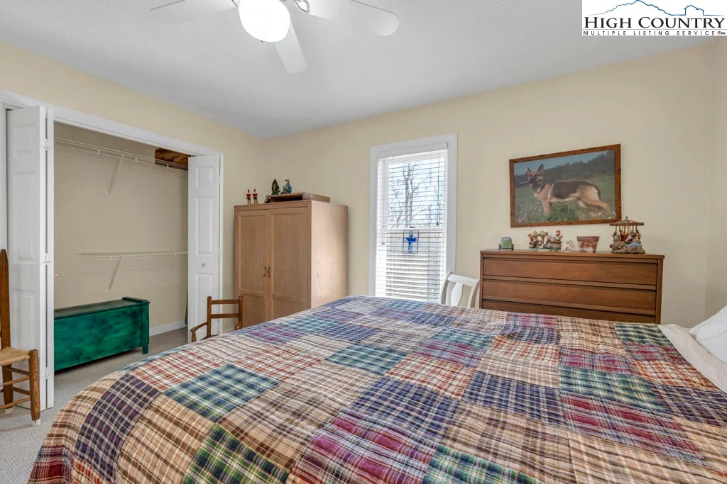 Image number 8 for the current listing