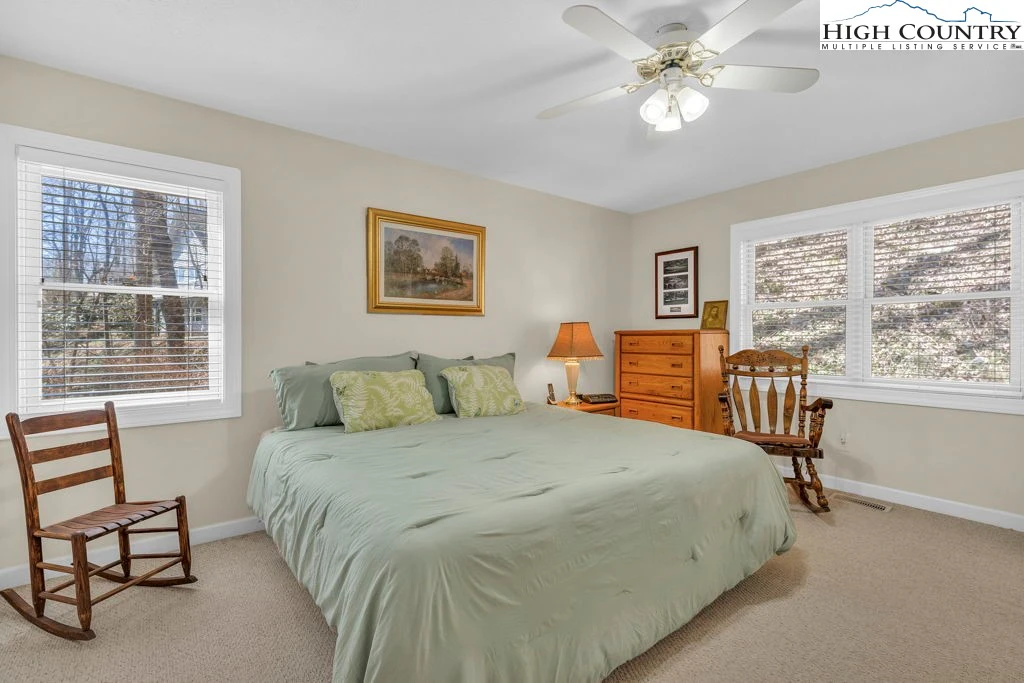 Image number 10 for the current listing