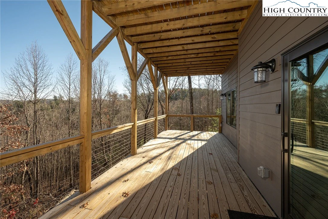 Image number 21 for the current listing